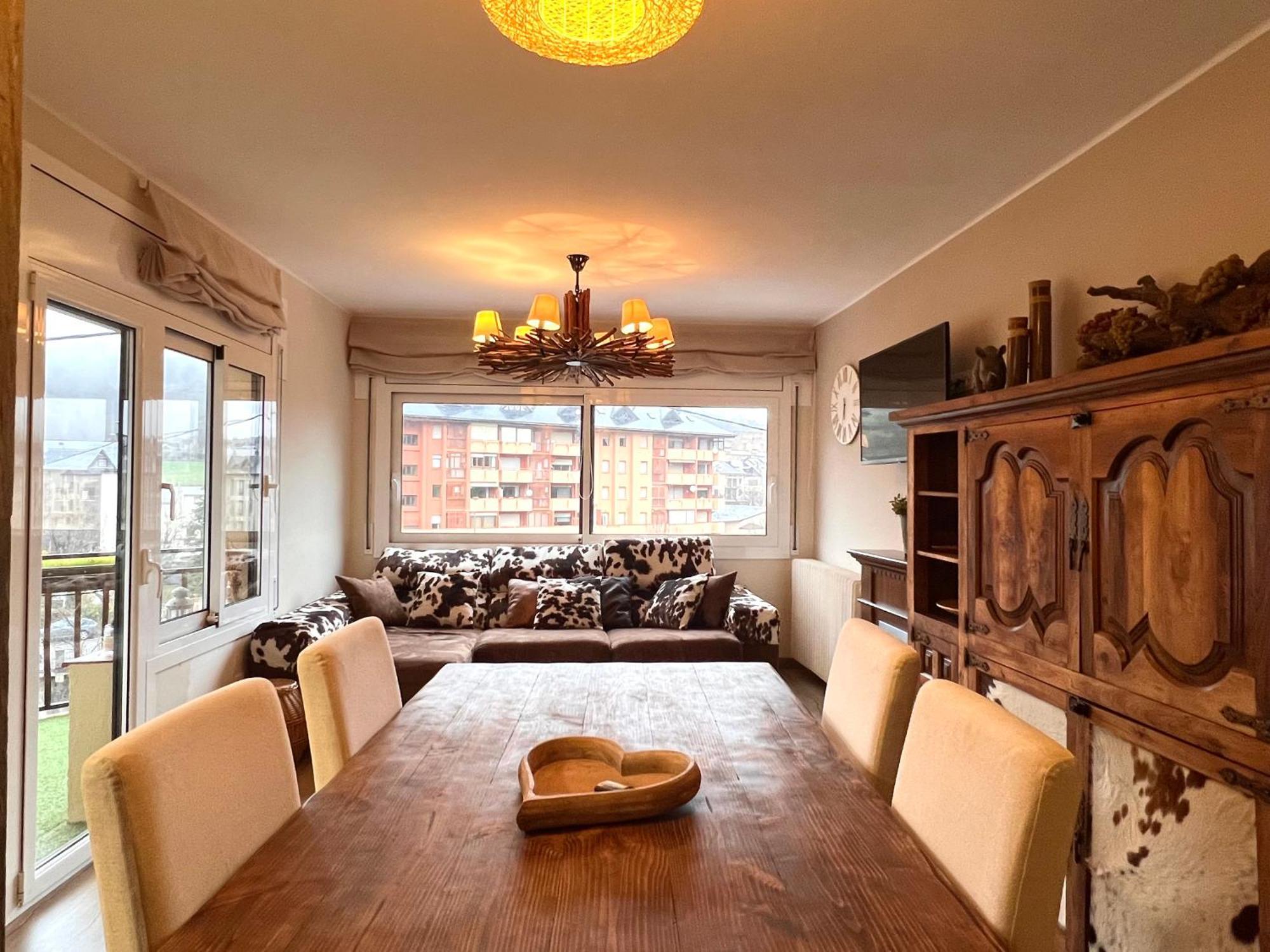 סורט Apartament Les Vernedes - L'Amfitriona מראה חיצוני תמונה